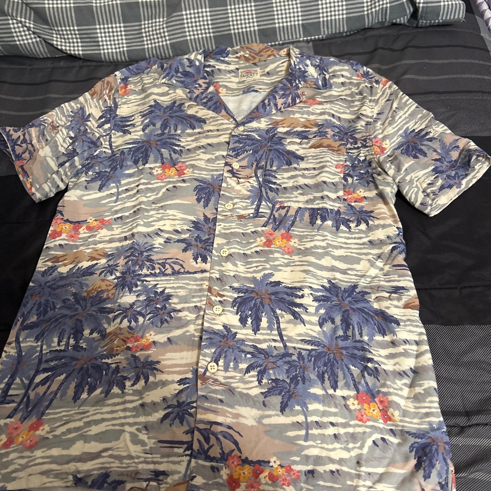 Faherty camp collared short sleeve shirt.